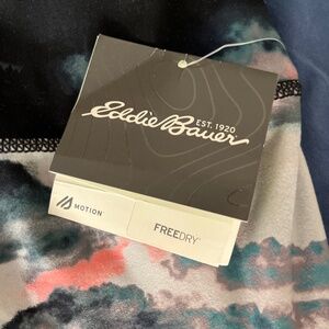 Eddie Bauer NWT Capri stretch leggings